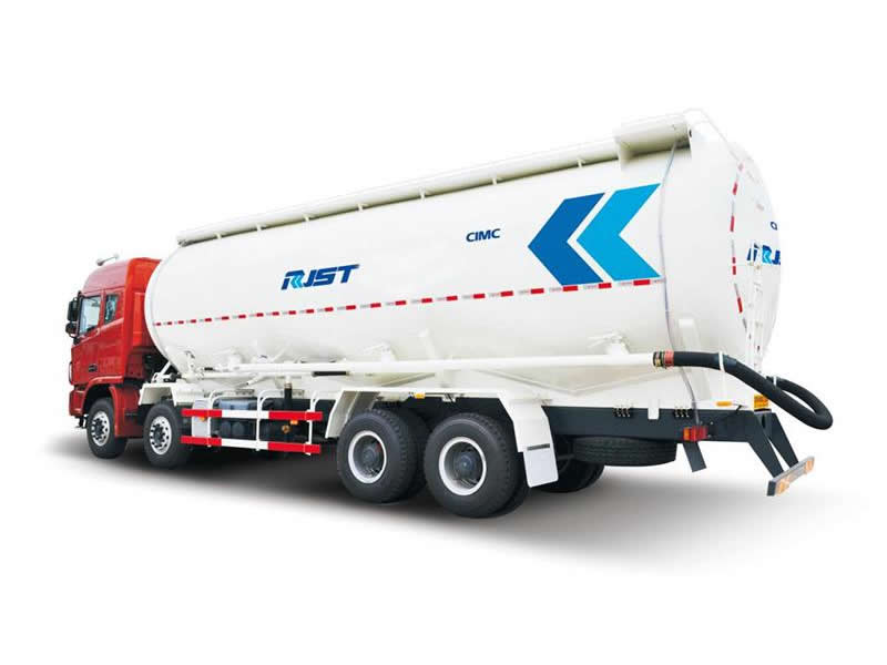 Camión cisterna de polvo 28-48m³
